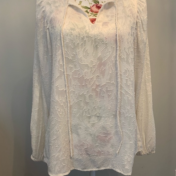 Gorgeous Loft off white shirt - Picture 2 of 9